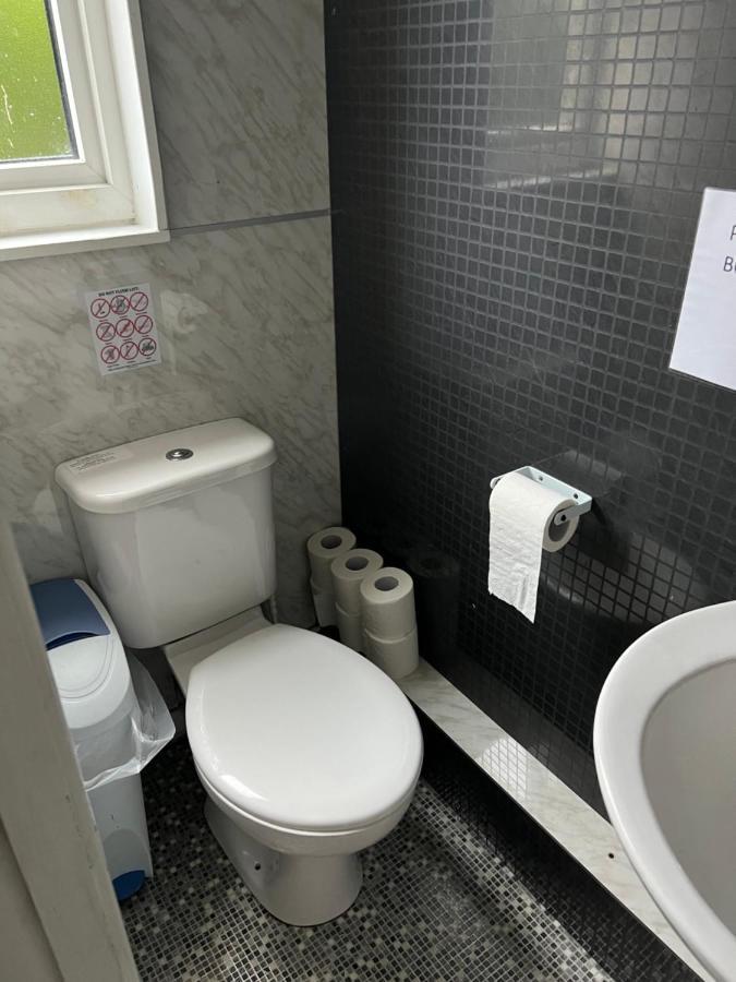 Saucy Mary'S Hostel ไคลาคิน ภายนอก รูปภาพ